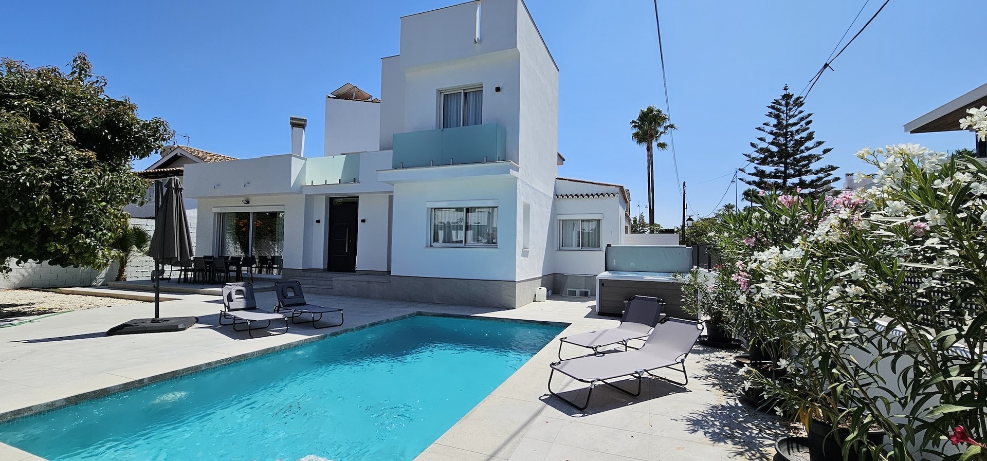 Pool and House.jpg